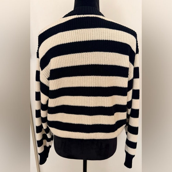 Levi's Women's Snowflake Cardigan Button Front Cream/Black - Size M - NWT - Picture 7 of 8